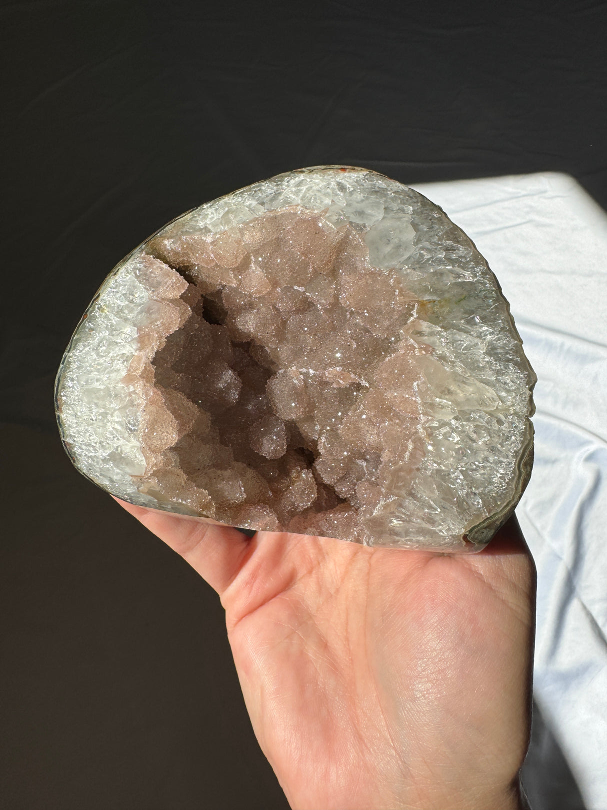 Druzy Pinky Beige Rainbow Amethyst Geode