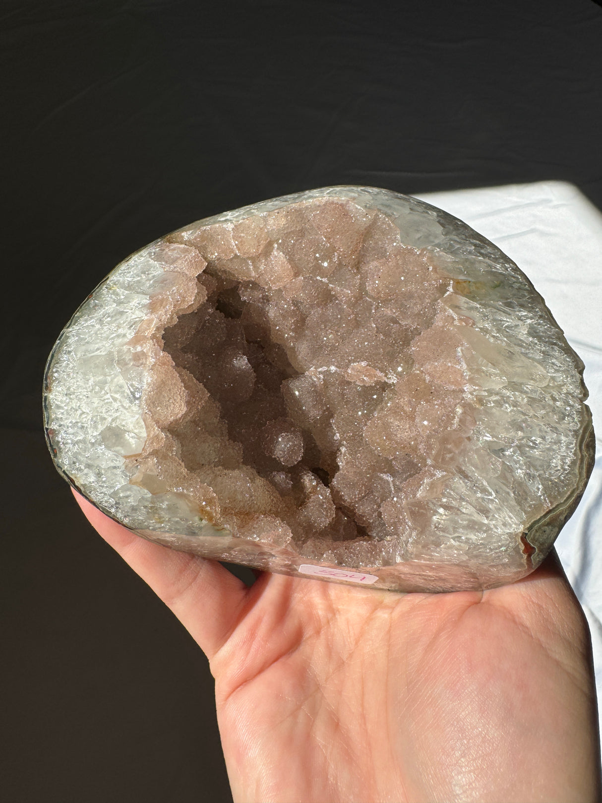 Druzy Pinky Beige Rainbow Amethyst Geode