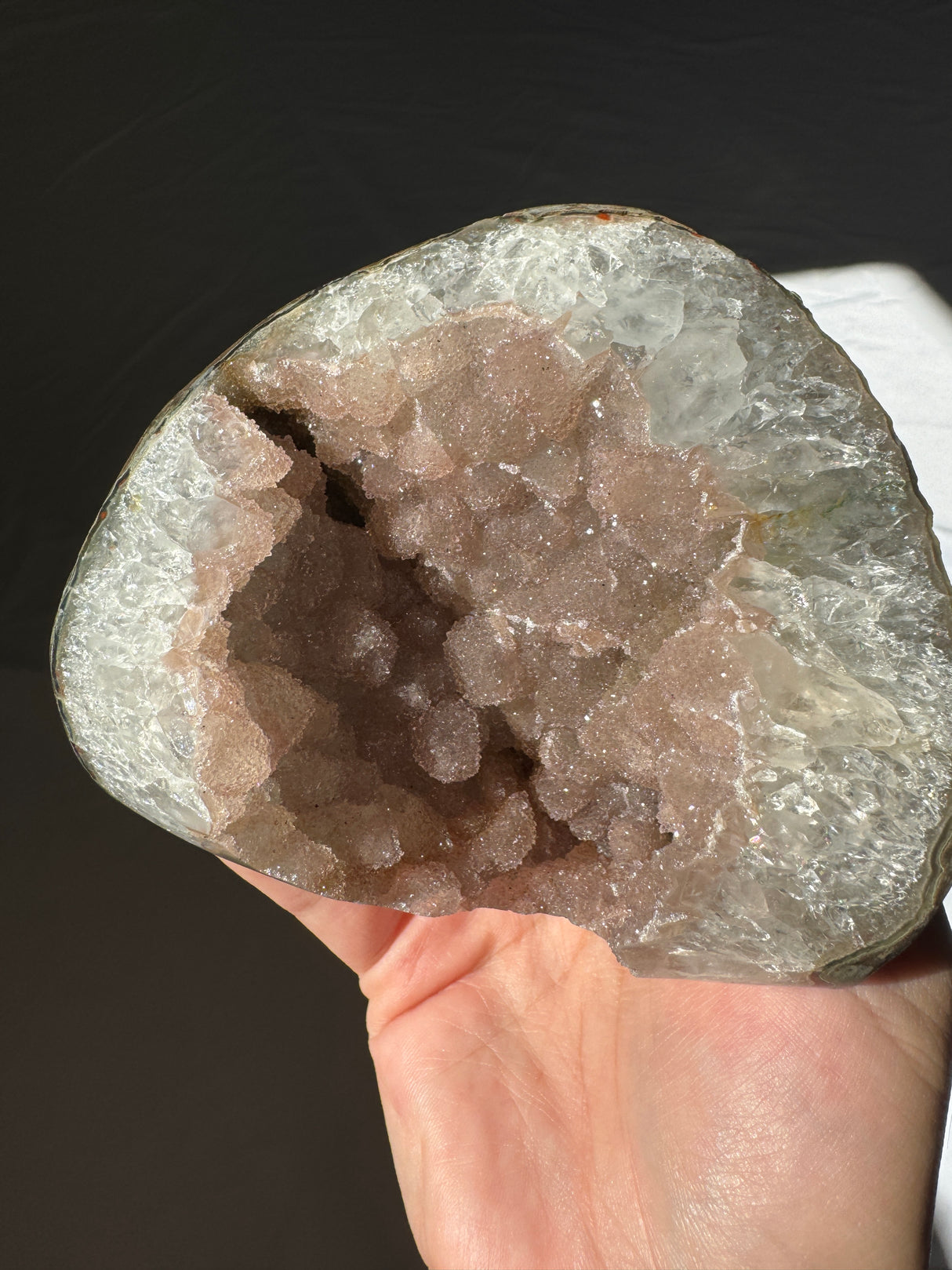 Druzy Pinky Beige Rainbow Amethyst Geode