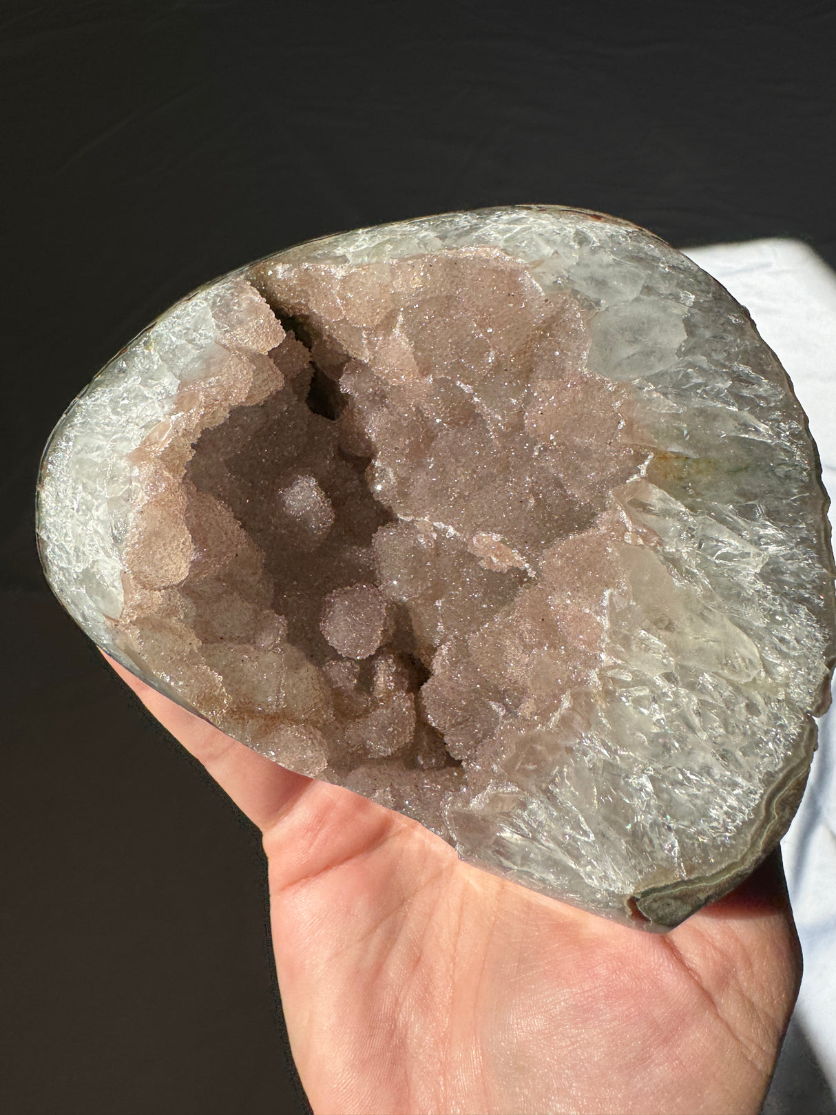 Druzy Pinky Beige Rainbow Amethyst Geode