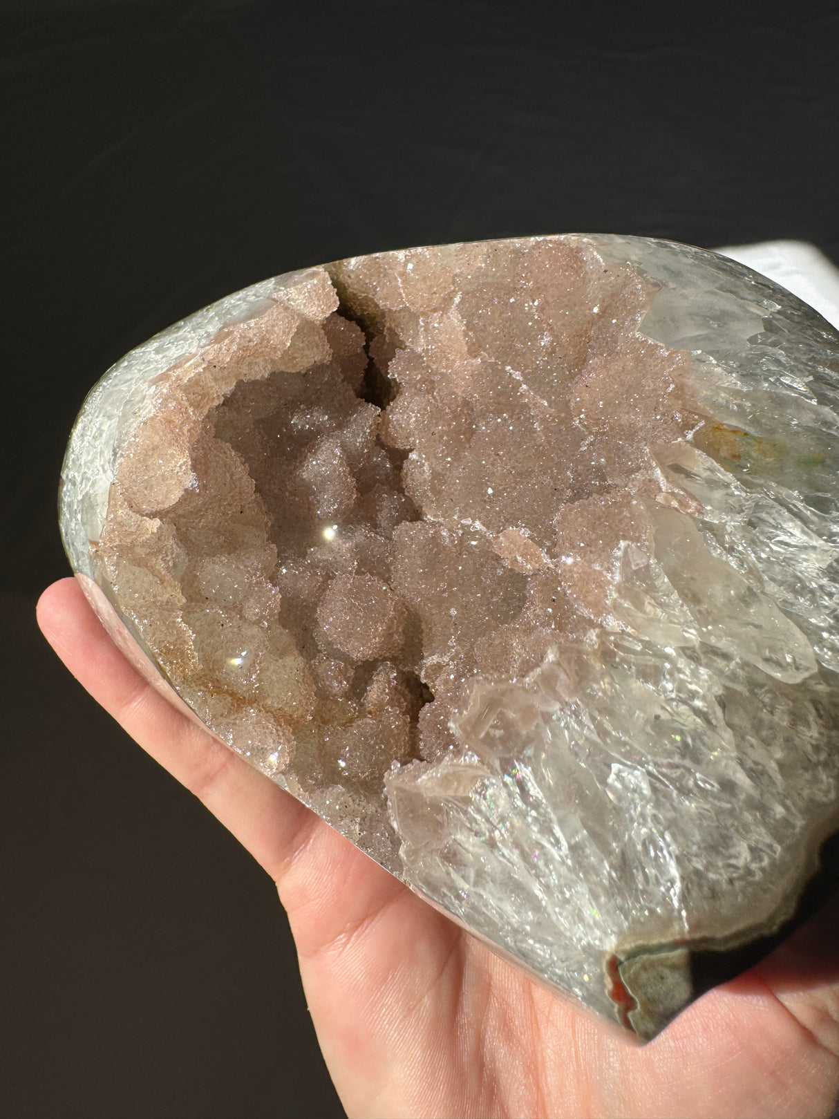 Druzy Pinky Beige Rainbow Amethyst Geode