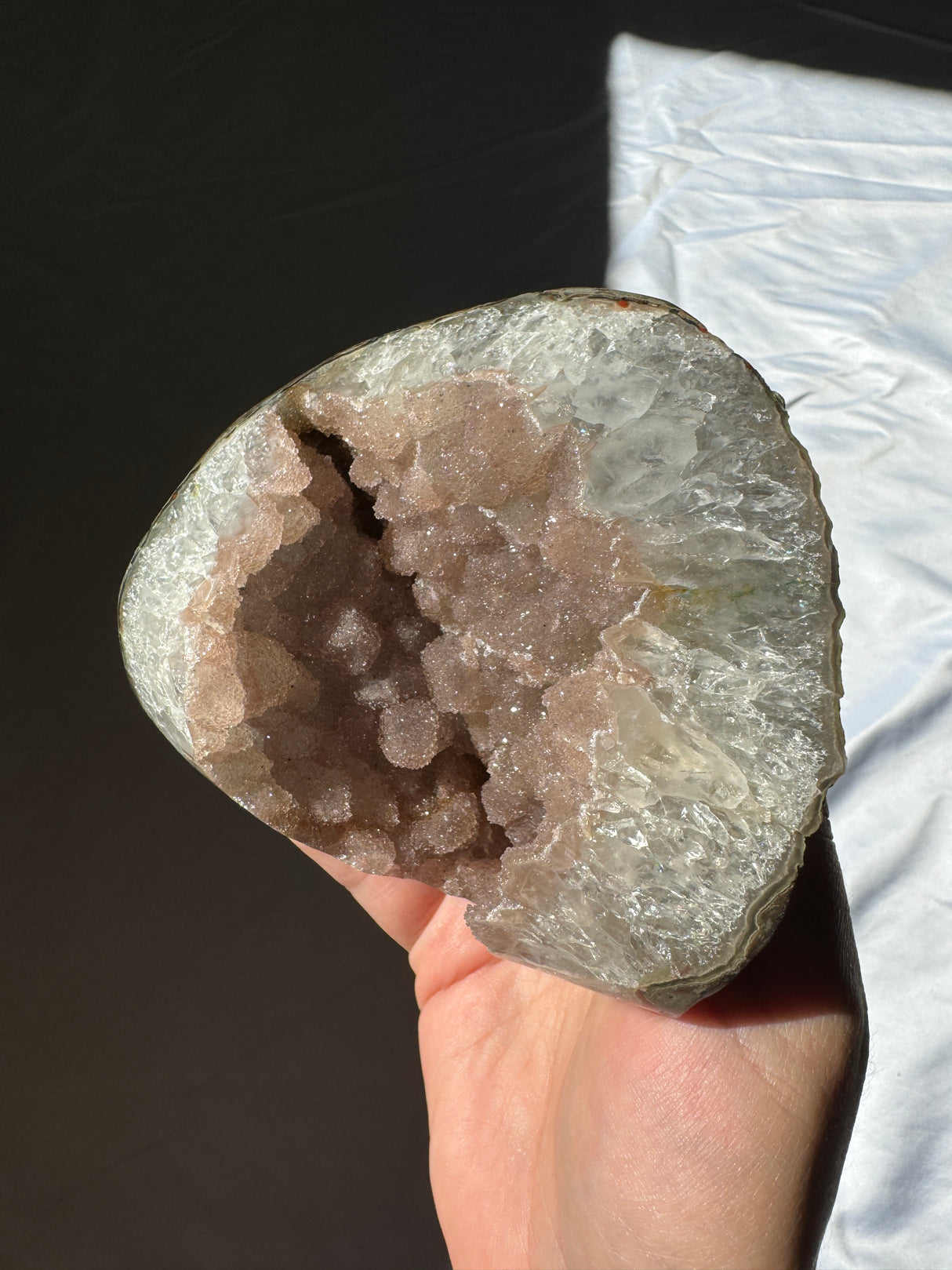Druzy Pinky Beige Rainbow Amethyst Geode