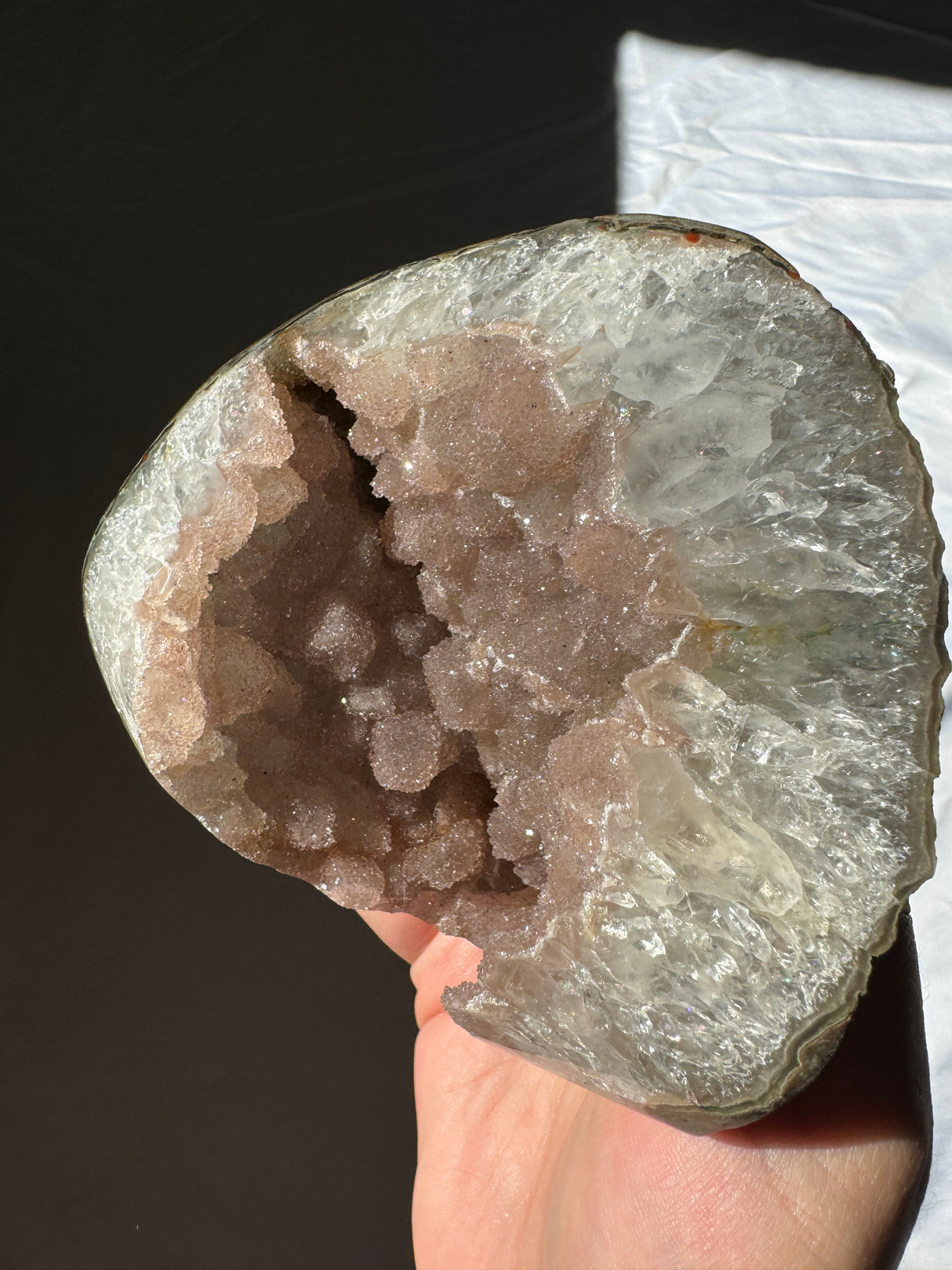 Druzy Pinky Beige Rainbow Amethyst Geode