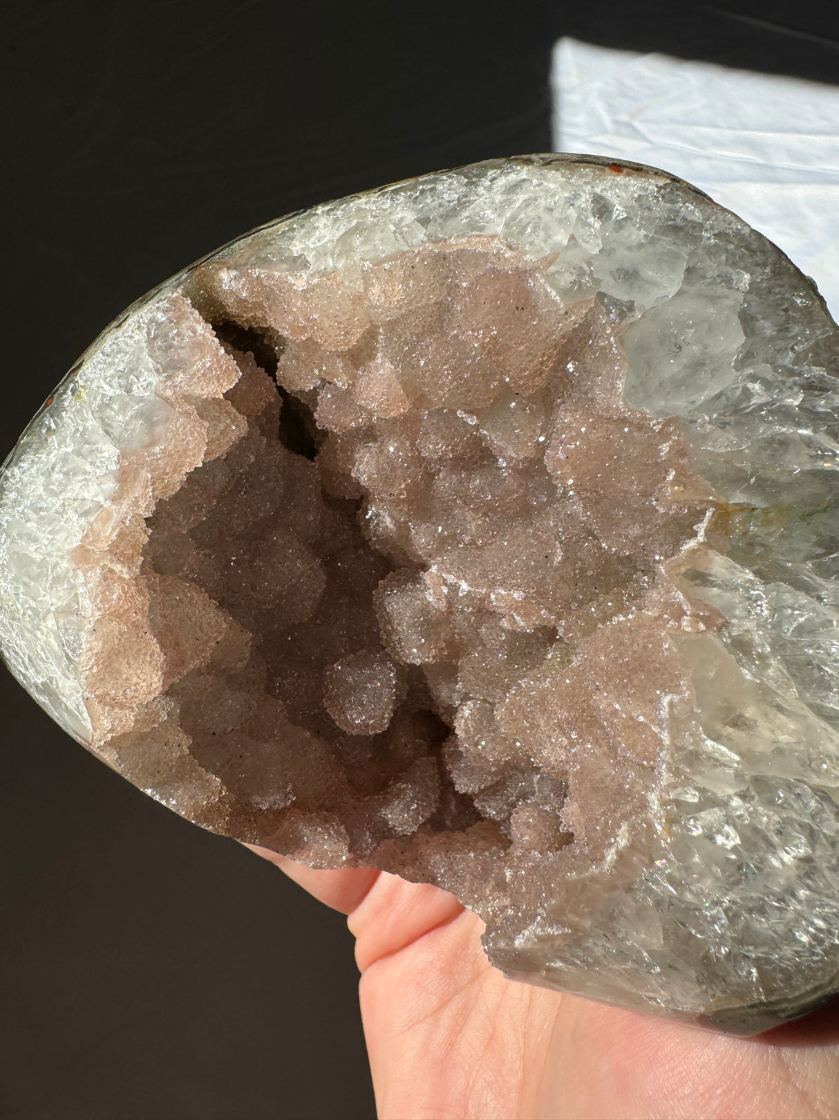 Druzy Pinky Beige Rainbow Amethyst Geode