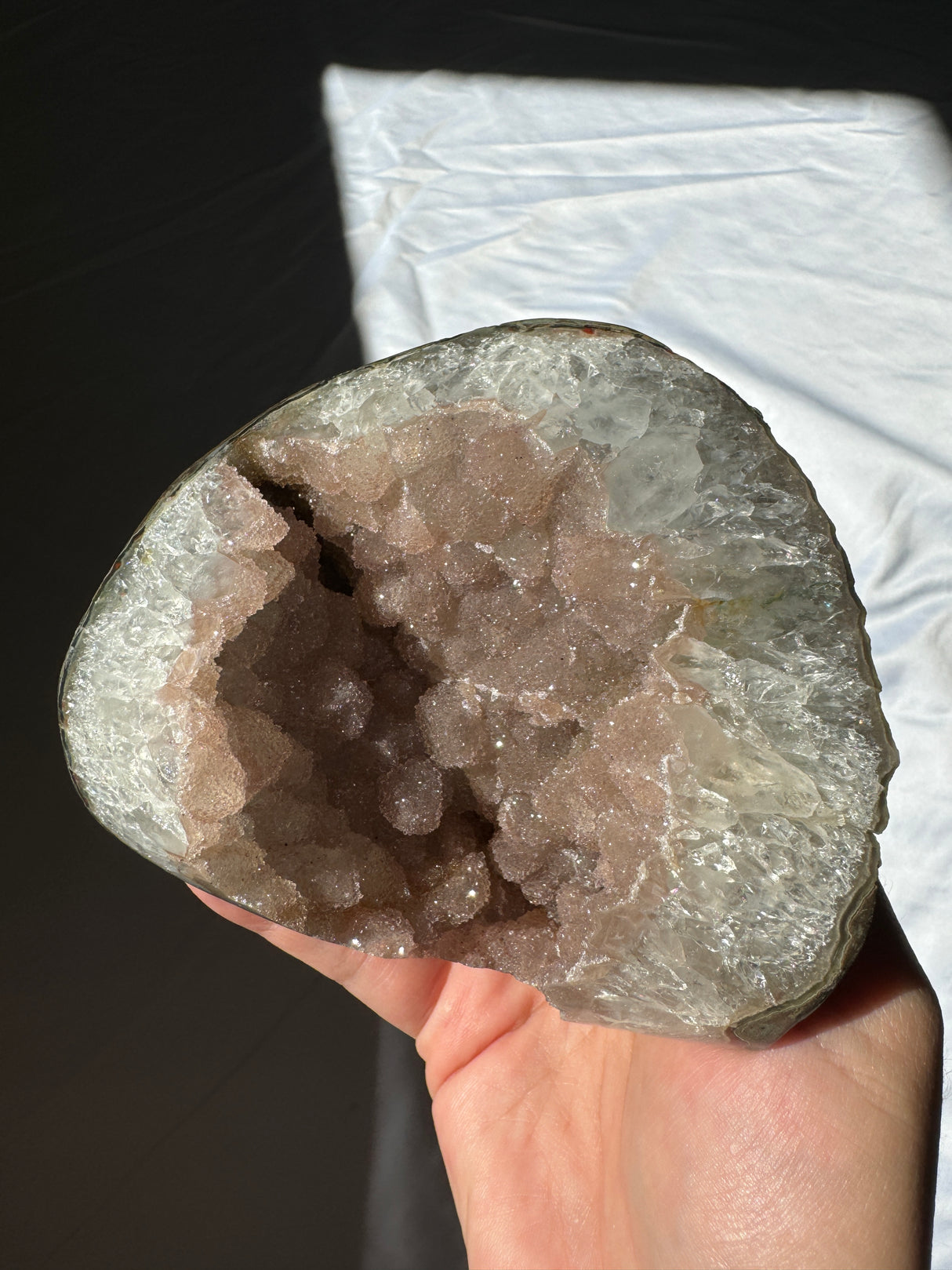 Druzy Pinky Beige Rainbow Amethyst Geode