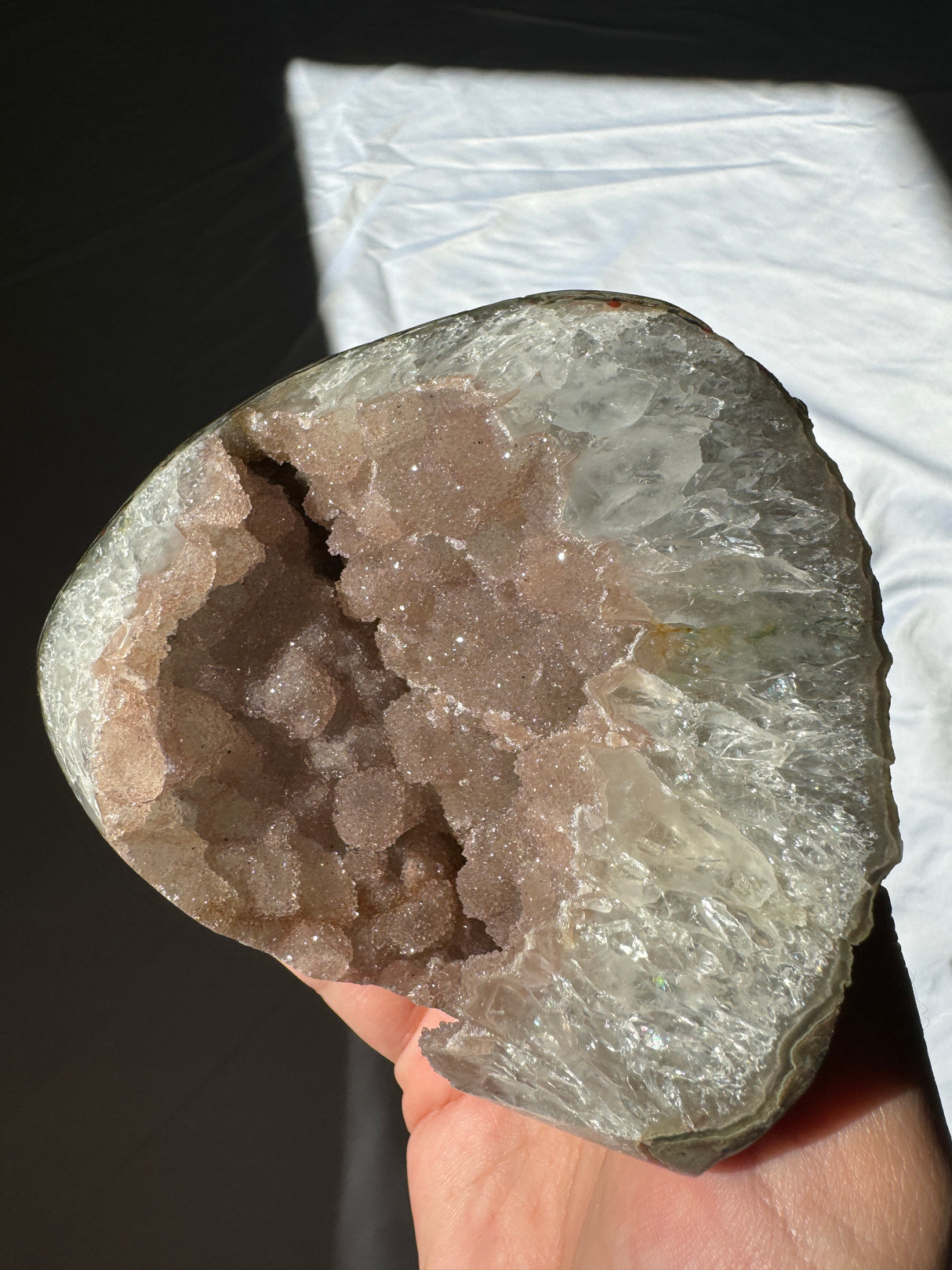 Druzy Pinky Beige Rainbow Amethyst Geode