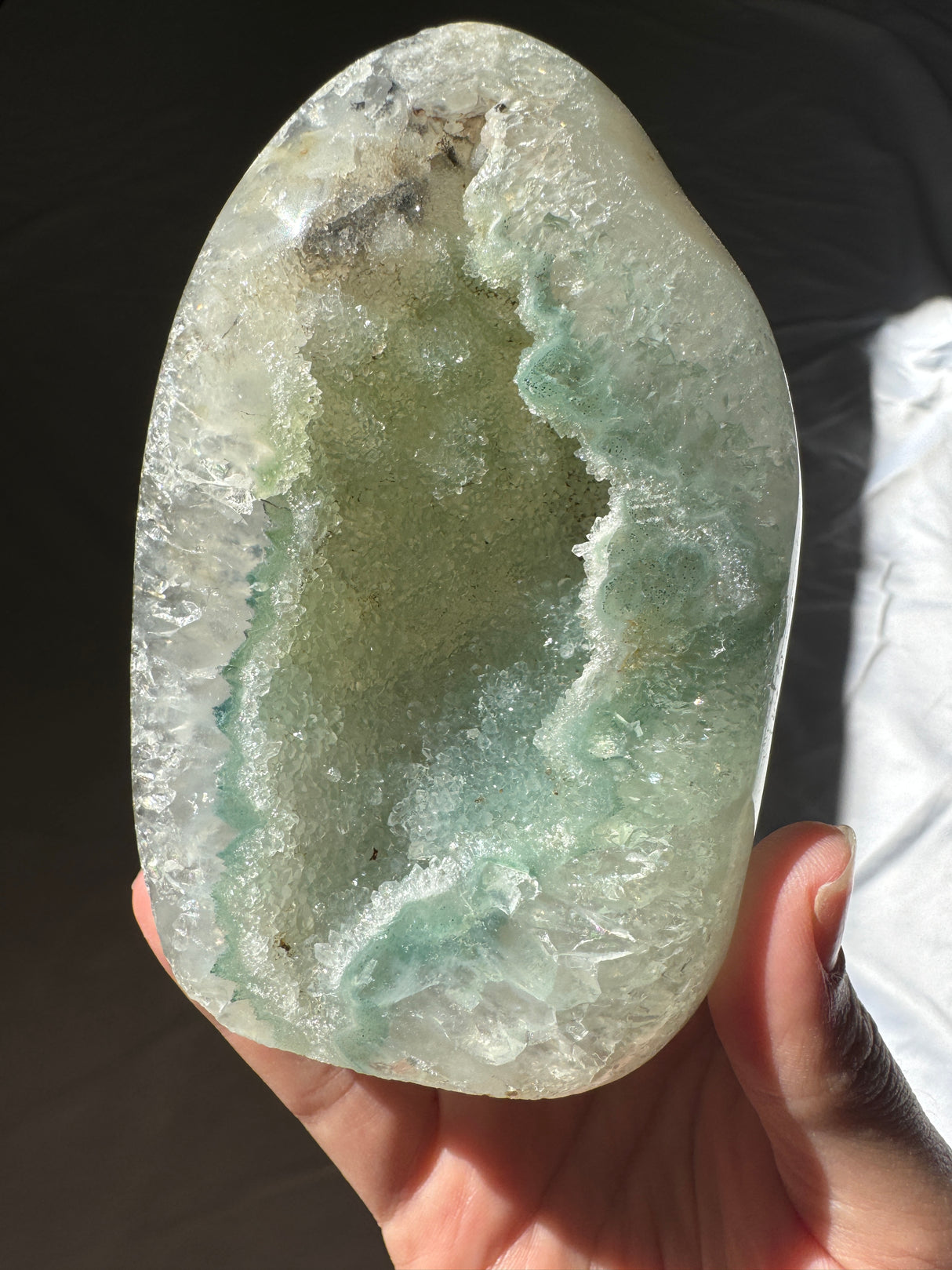 Green Rainbow Amethyst Cut Base