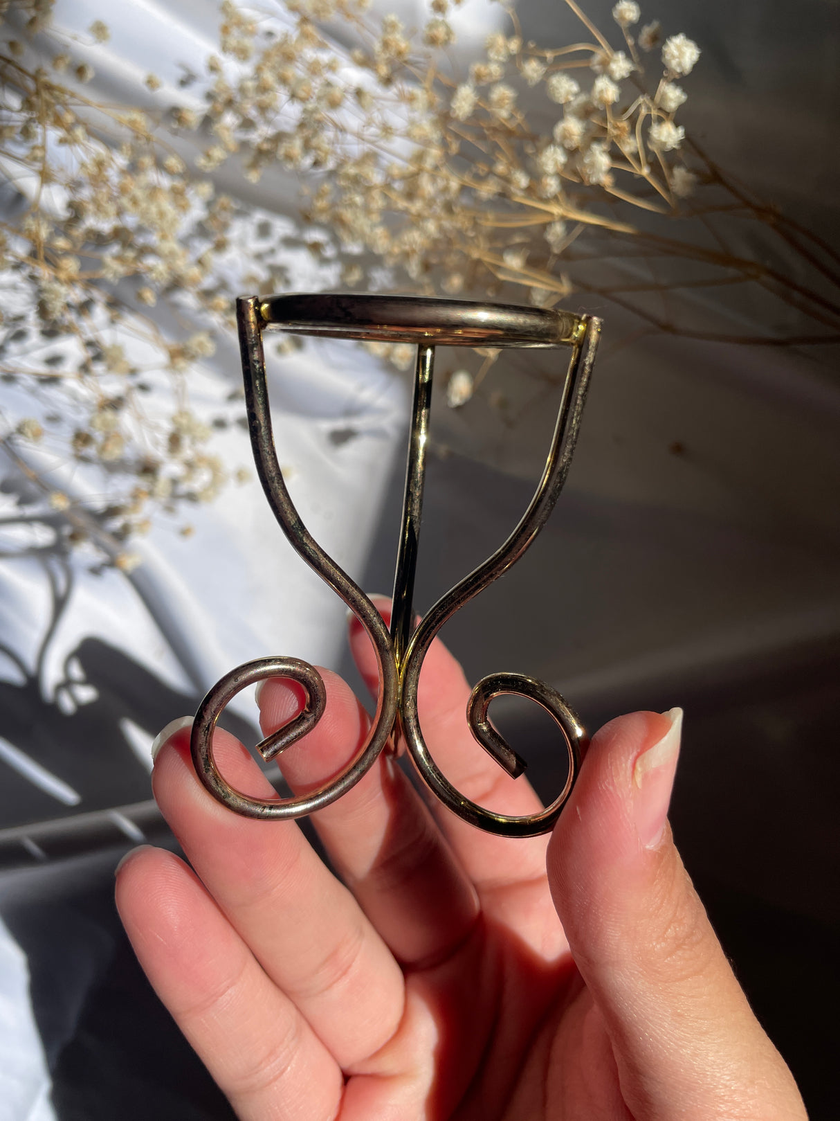 Gold Wire Sphere Stand