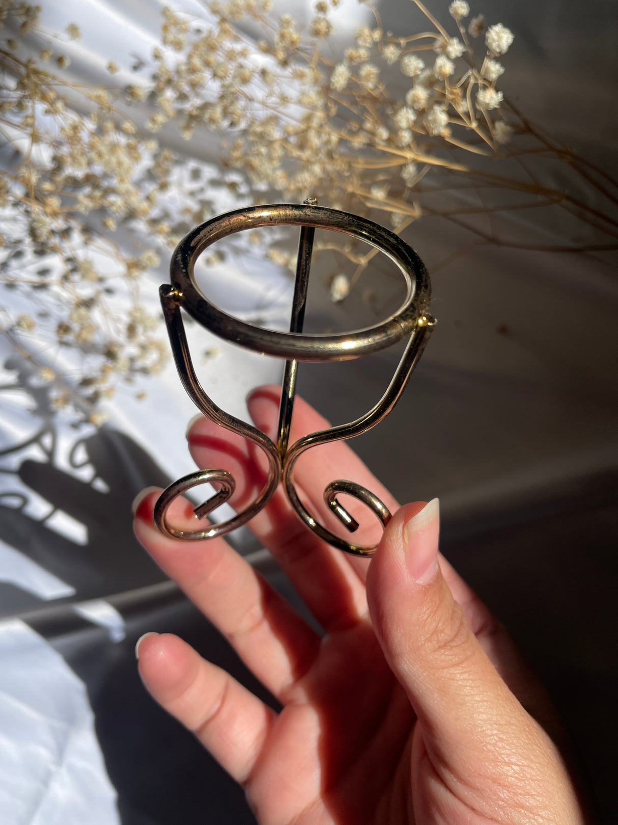 Gold Wire Sphere Stand