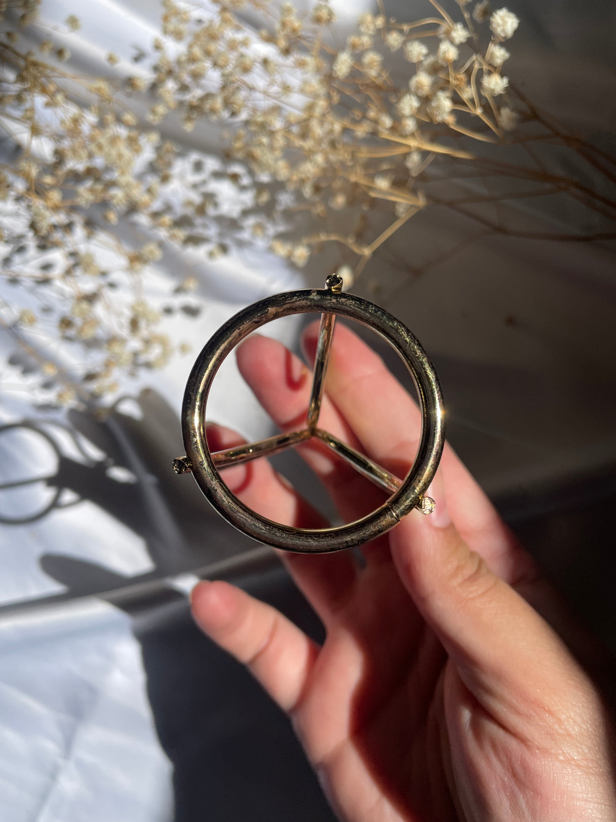 Gold Wire Sphere Stand