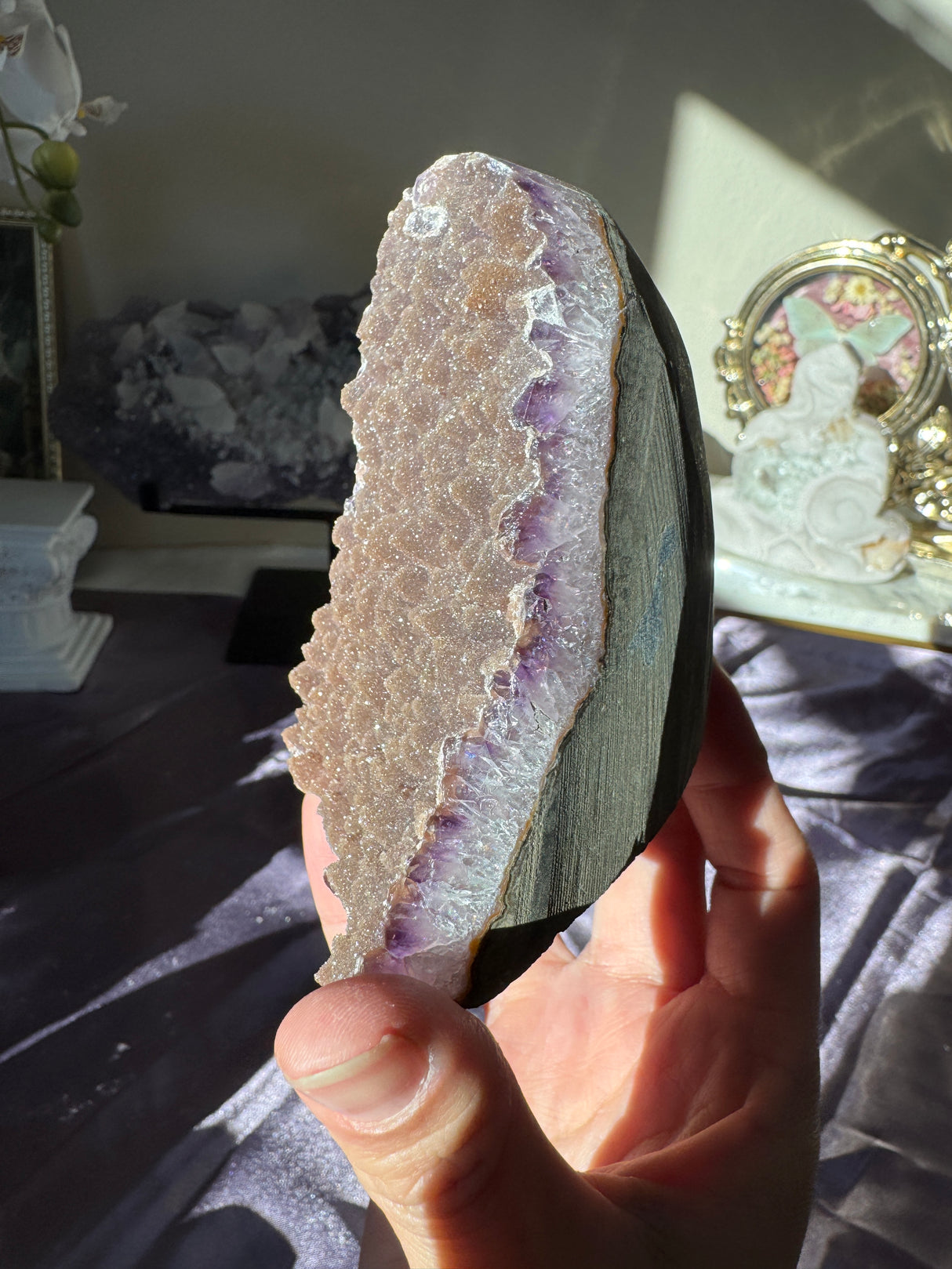 Sugar Rainbow Amethyst Cut Base
