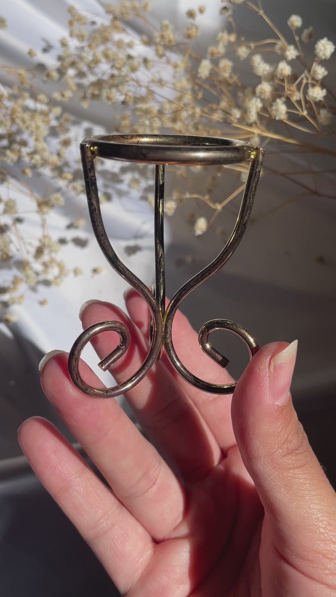 Gold Wire Sphere Stand